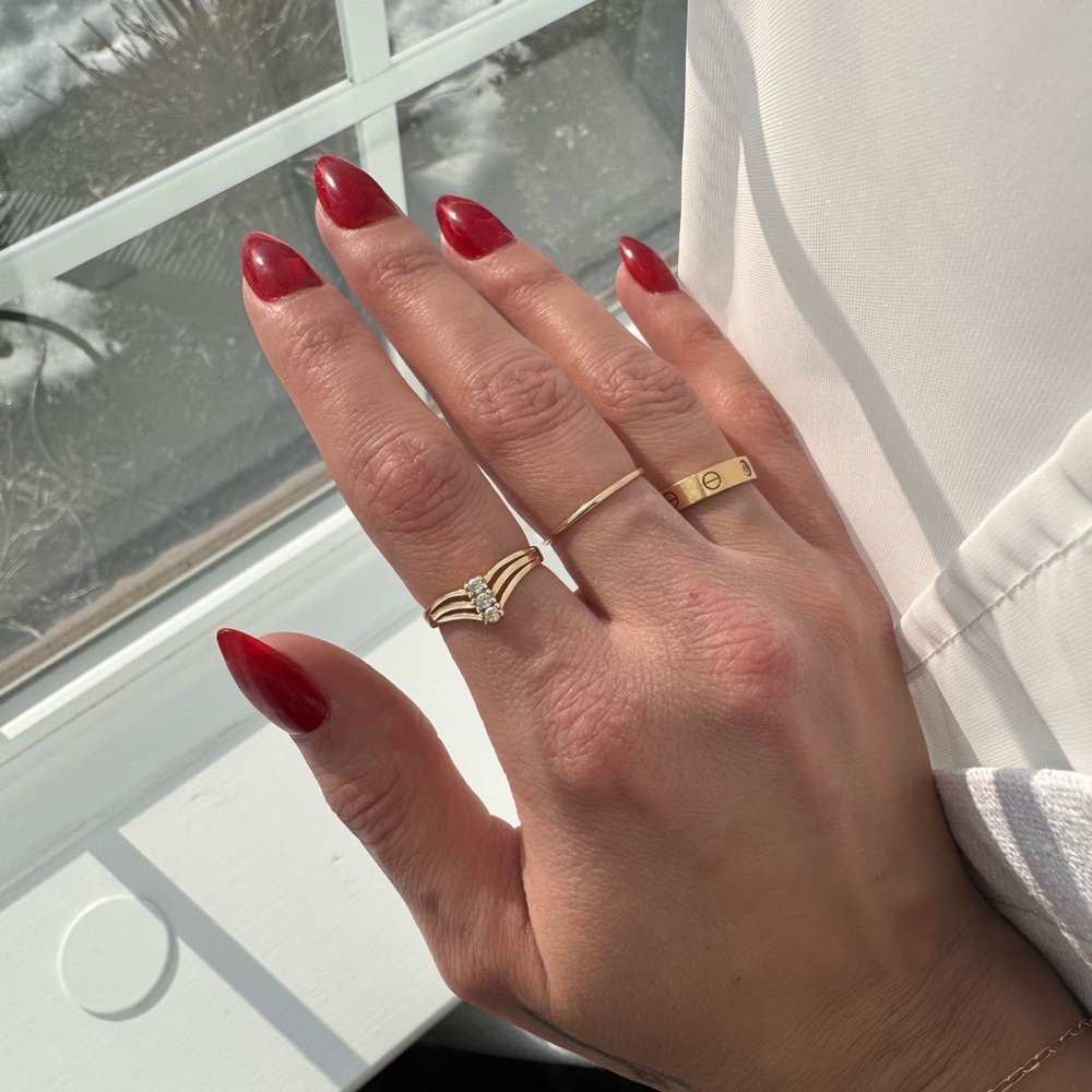 Elegant 14k Gold and Diamond Ring